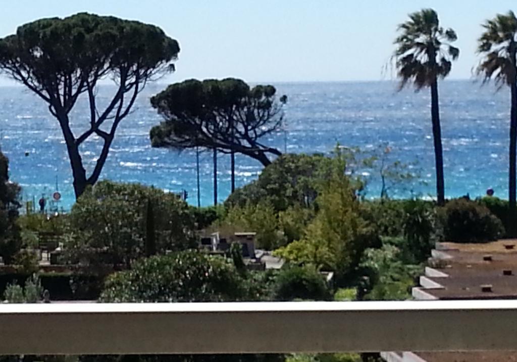 Sea Side Apartament *